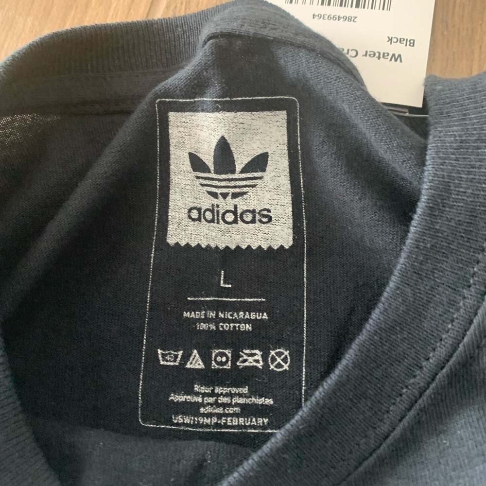 Youth Adidas trefoil logo/crane bird tee shirt sz Large. - Picture 5 of 7